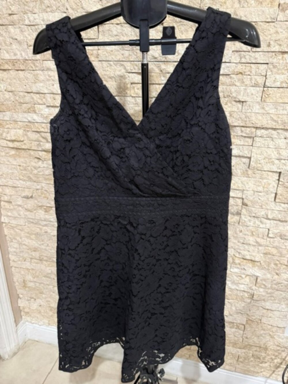 LOFT Women Sleeveless LACE Cross Over V-Neck-DRESS BLACK